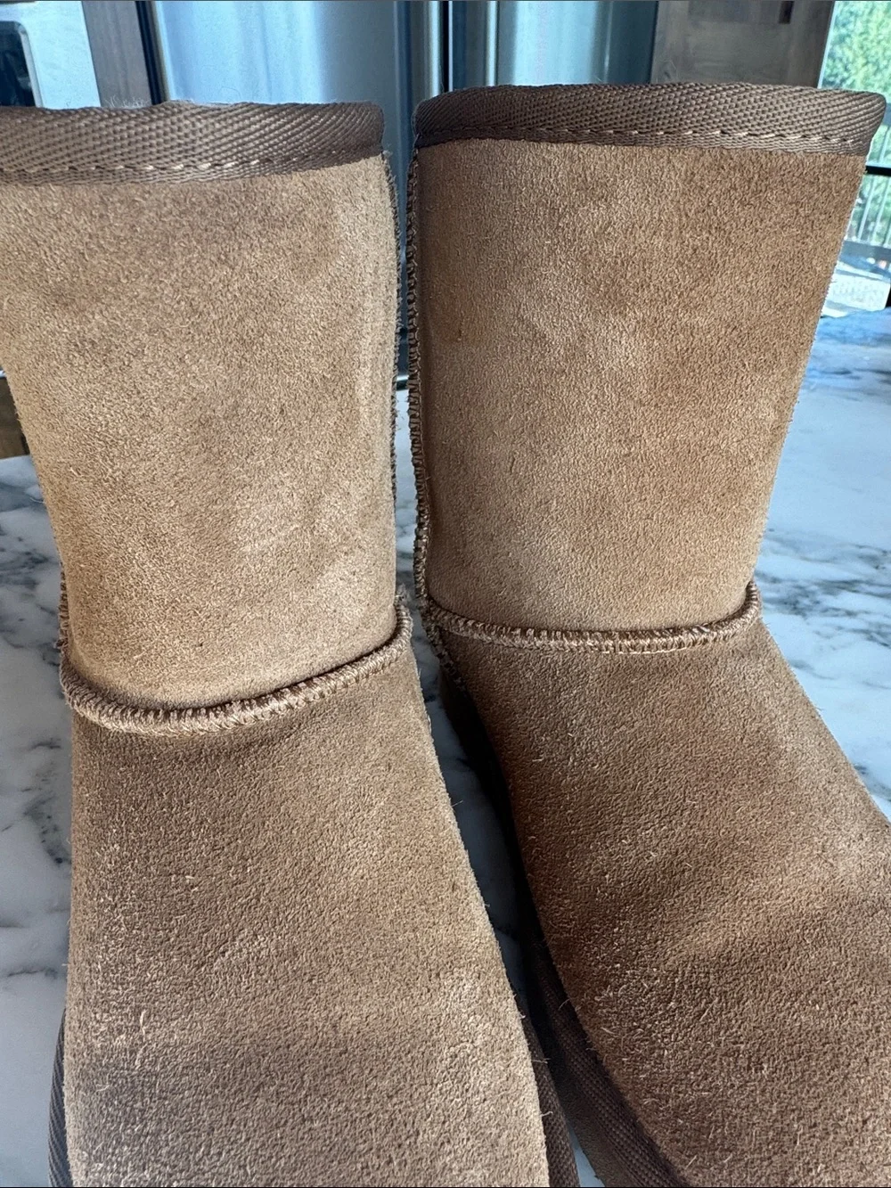 BearPaw Emma Sheepskin Suede Wool Lining Chestnut Pull-On Boots Youth size 2